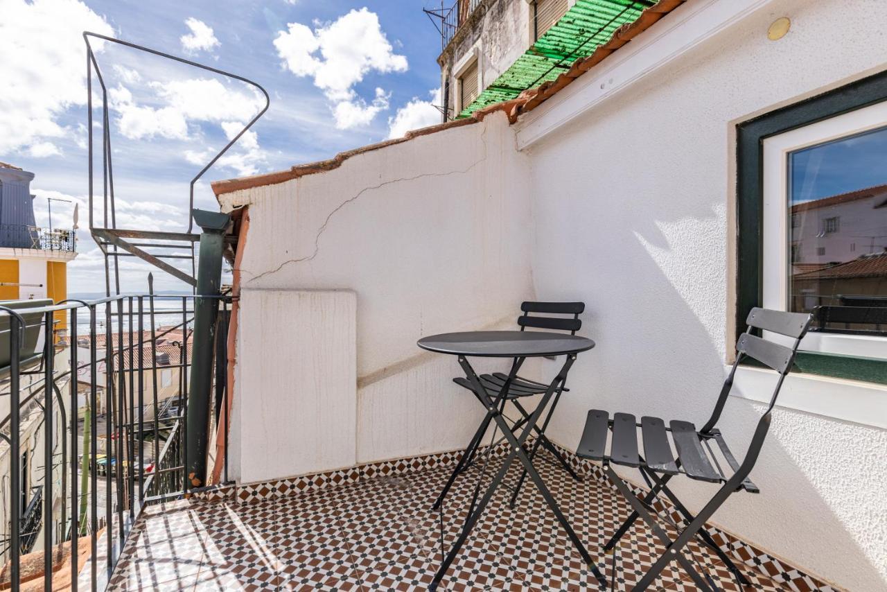 Alfama 2Bdr Duplex Apartment W/ Balcony By Lovelystay Lisboa Εξωτερικό φωτογραφία