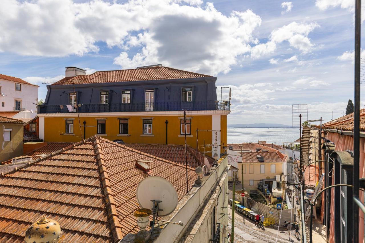 Alfama 2Bdr Duplex Apartment W/ Balcony By Lovelystay Lisboa Εξωτερικό φωτογραφία